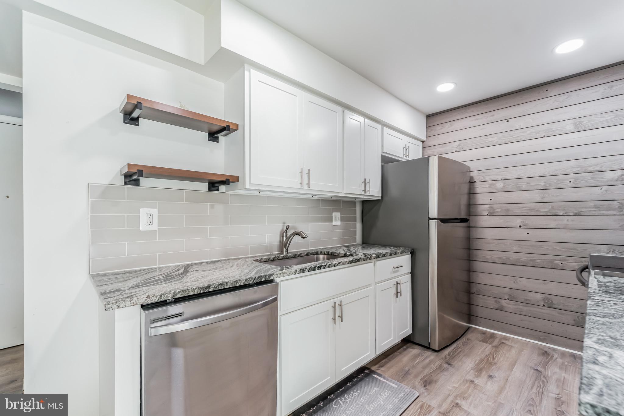 VILLAGE OF HICKORY HOLLOW - Residential