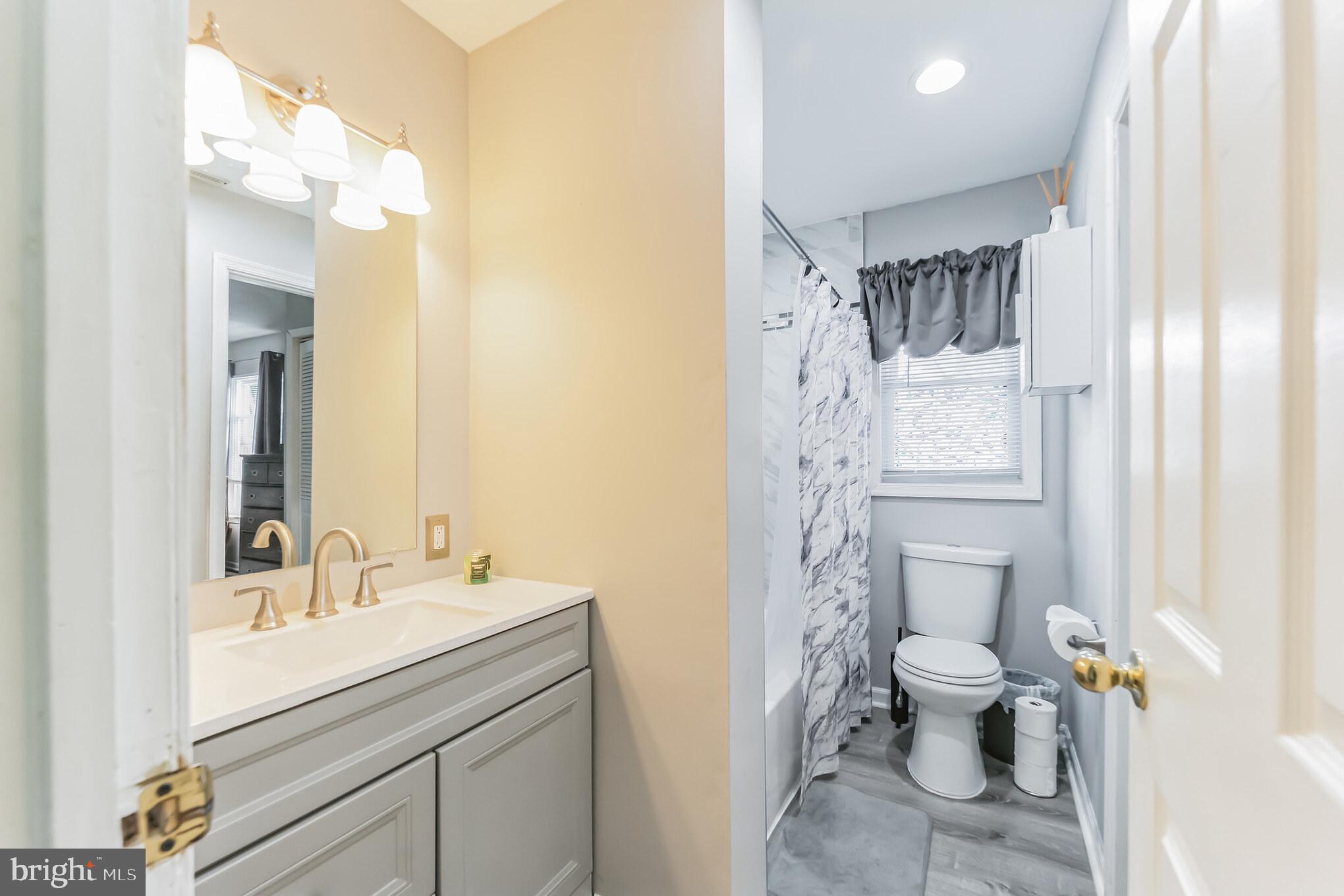 VILLAGE OF HICKORY HOLLOW - Residential