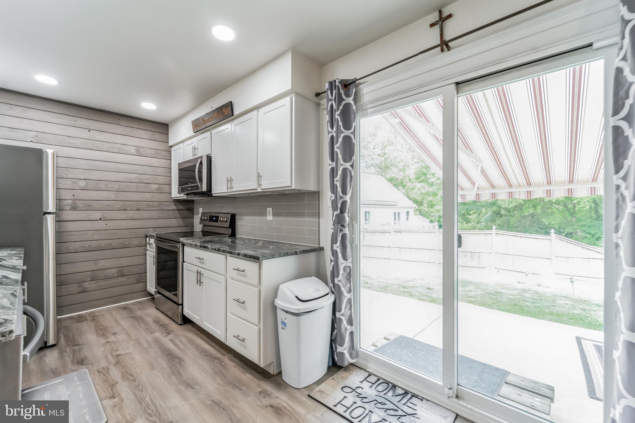 VILLAGE OF HICKORY HOLLOW - Residential