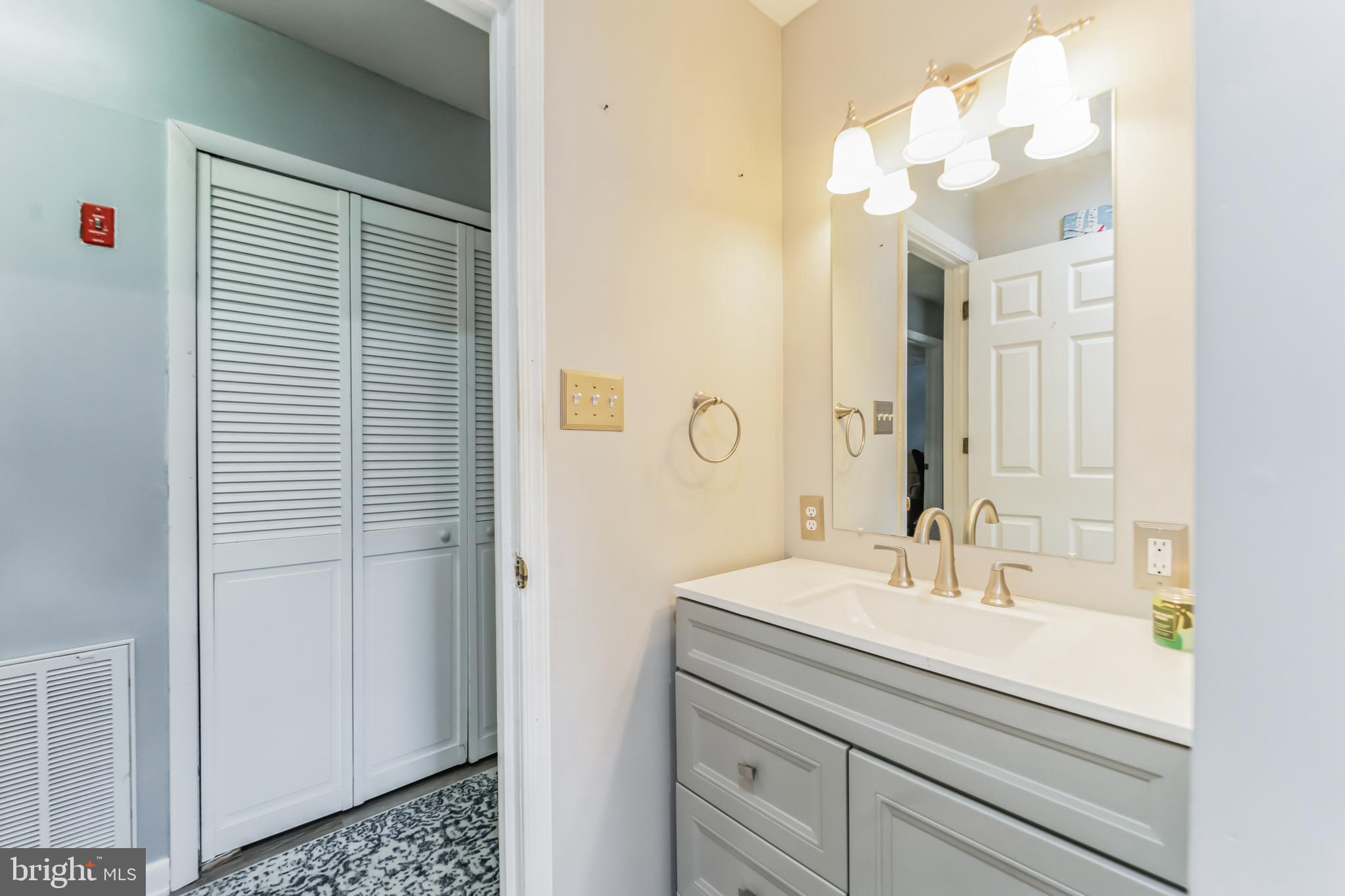 VILLAGE OF HICKORY HOLLOW - Residential