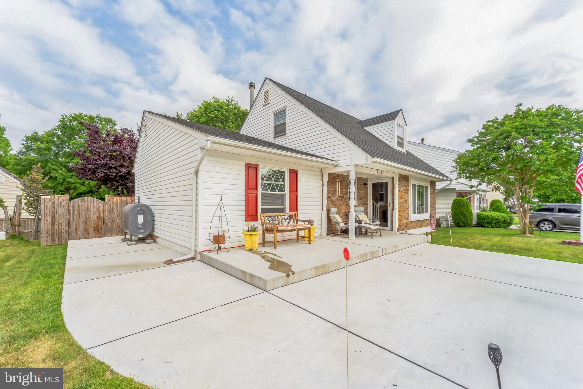 VILLAGE OF HICKORY HOLLOW - Residential