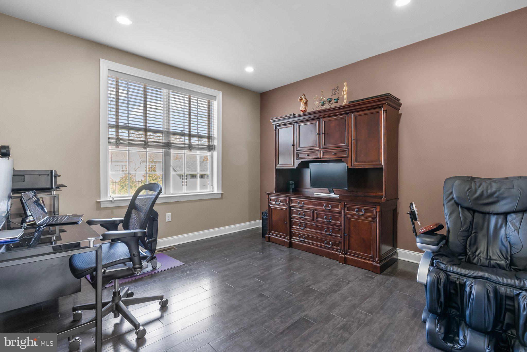 WARRINGTON GLEN - Residential