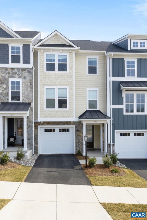 Townhouse For Sale - 29 Talen Ln<br/> CHARLOTTESVILLE, VA 22911