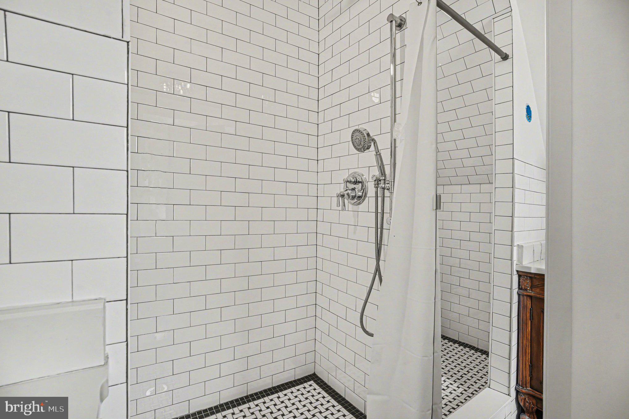 FAIRMOUNT - Residential