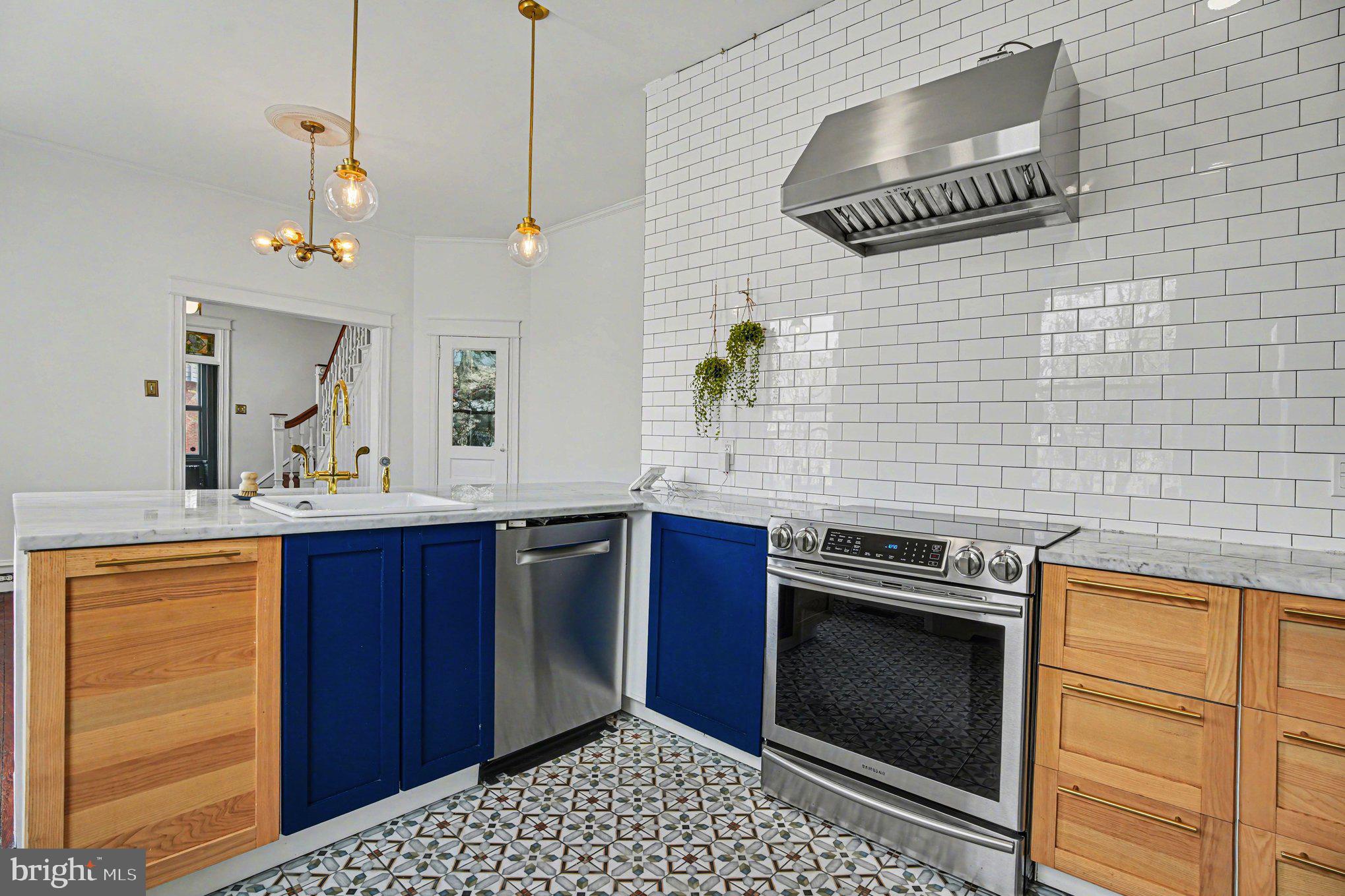 FAIRMOUNT - Residential