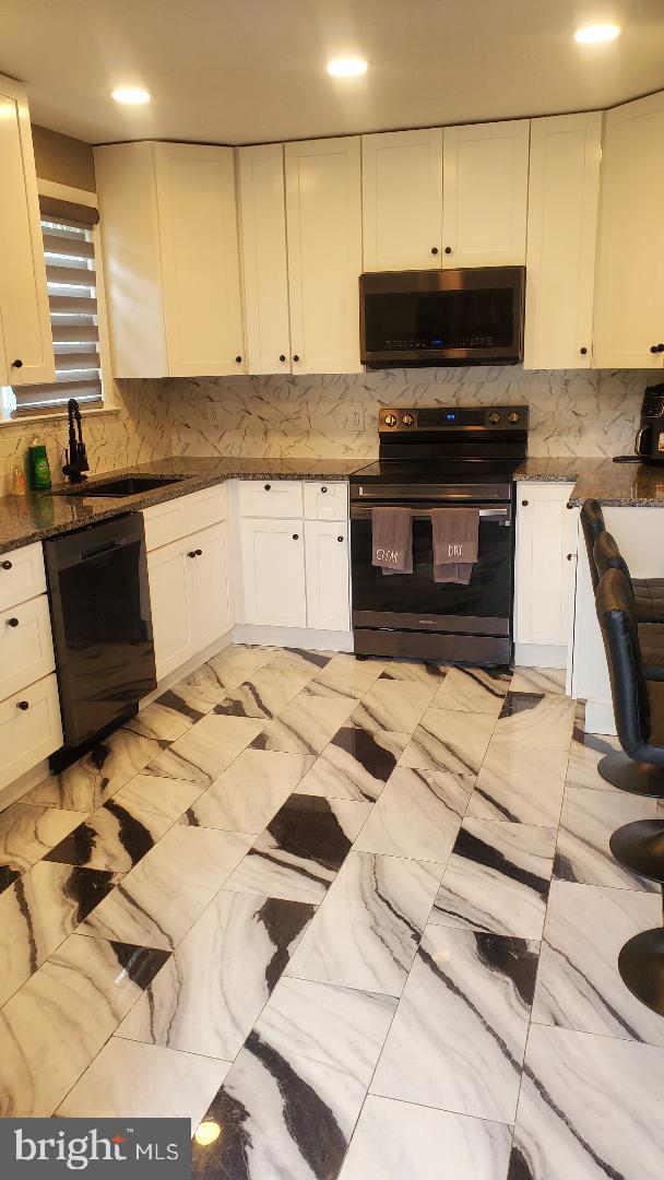 ANDREWS HILLS - Residential