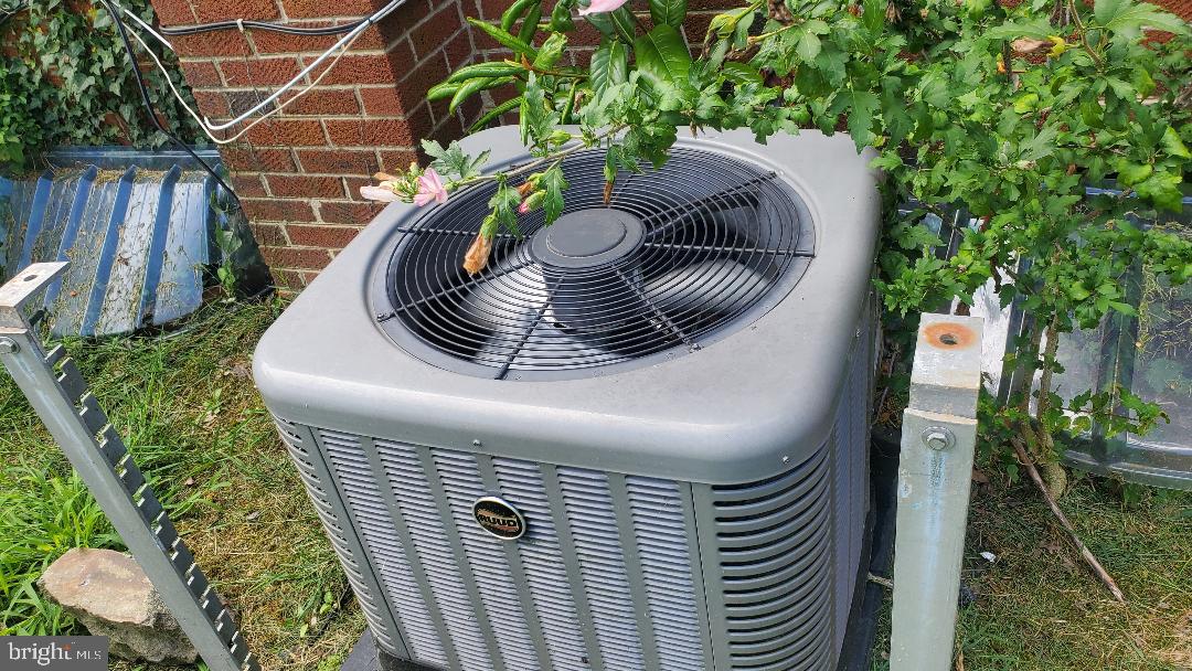 ANDREWS HILLS - Residential