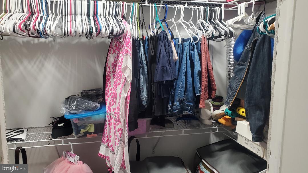 ANDREWS HILLS - Residential