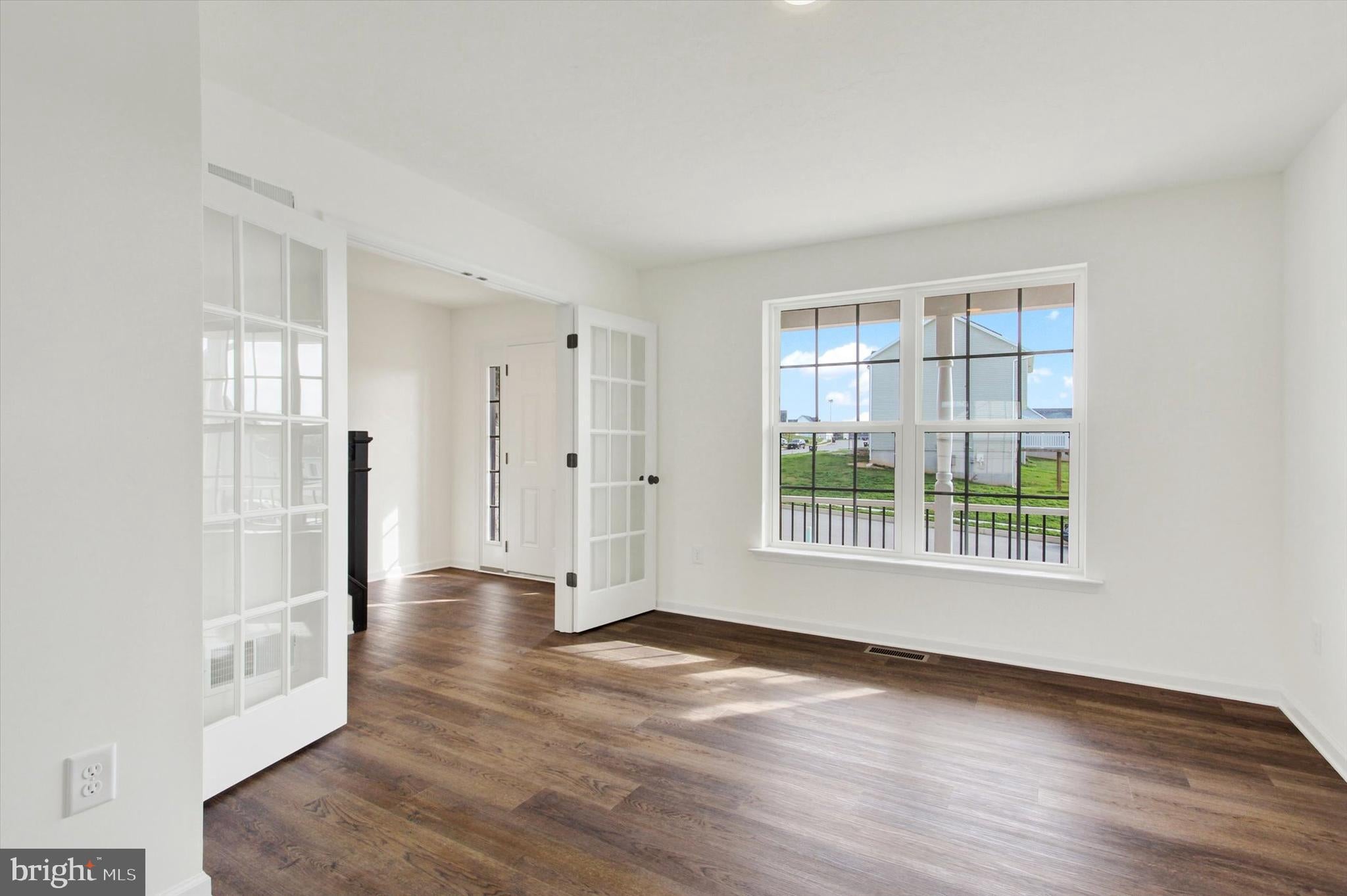 41 FRIAR RD 33