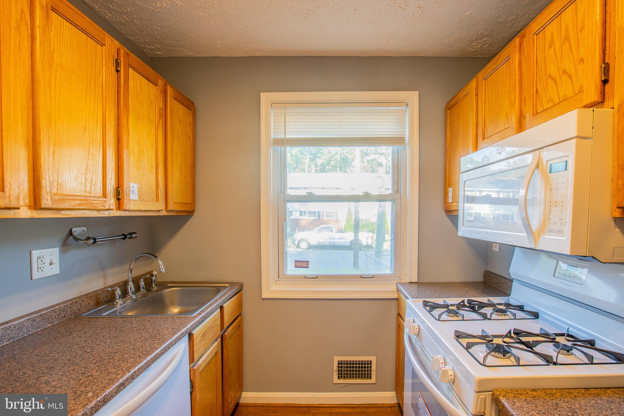 CAPITOL HEIGHTS - Residential Lease