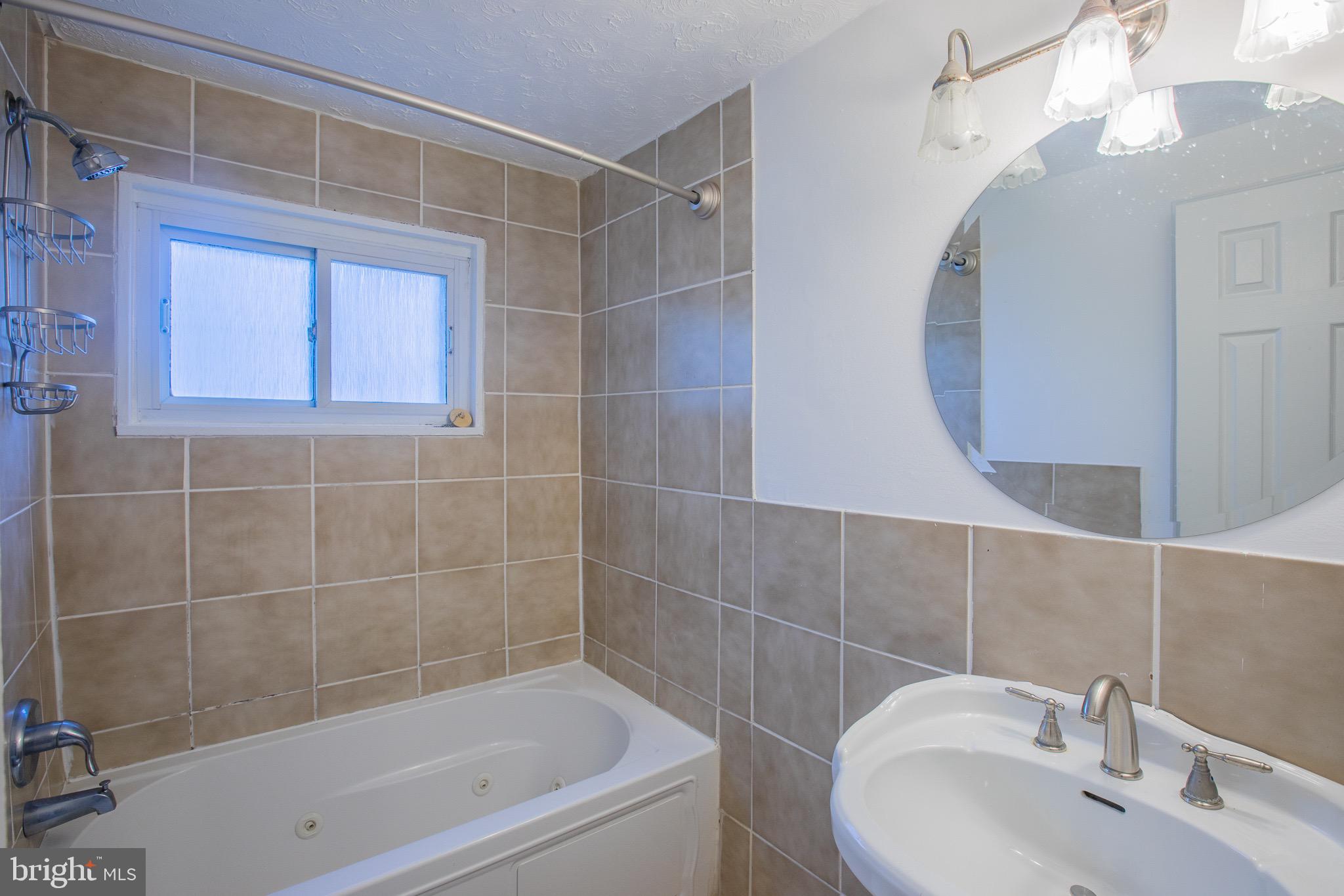 CAPITOL HEIGHTS - Residential Lease