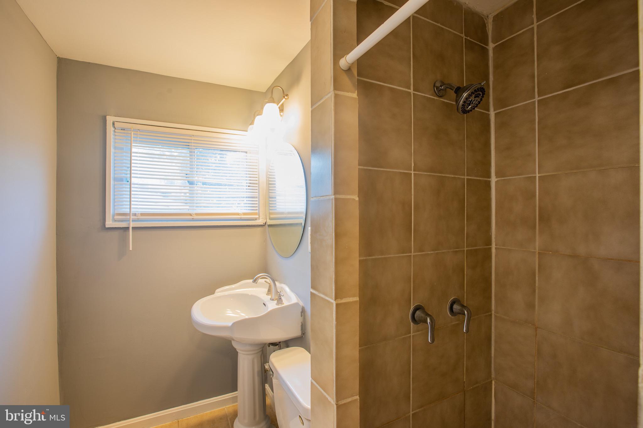 CAPITOL HEIGHTS - Residential Lease