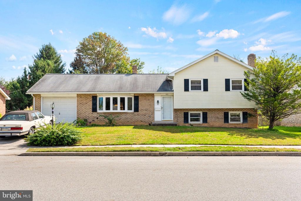 Photo of 405 Clearview Road, HANOVER, PA 17331 (MLS # PAYK2090490)