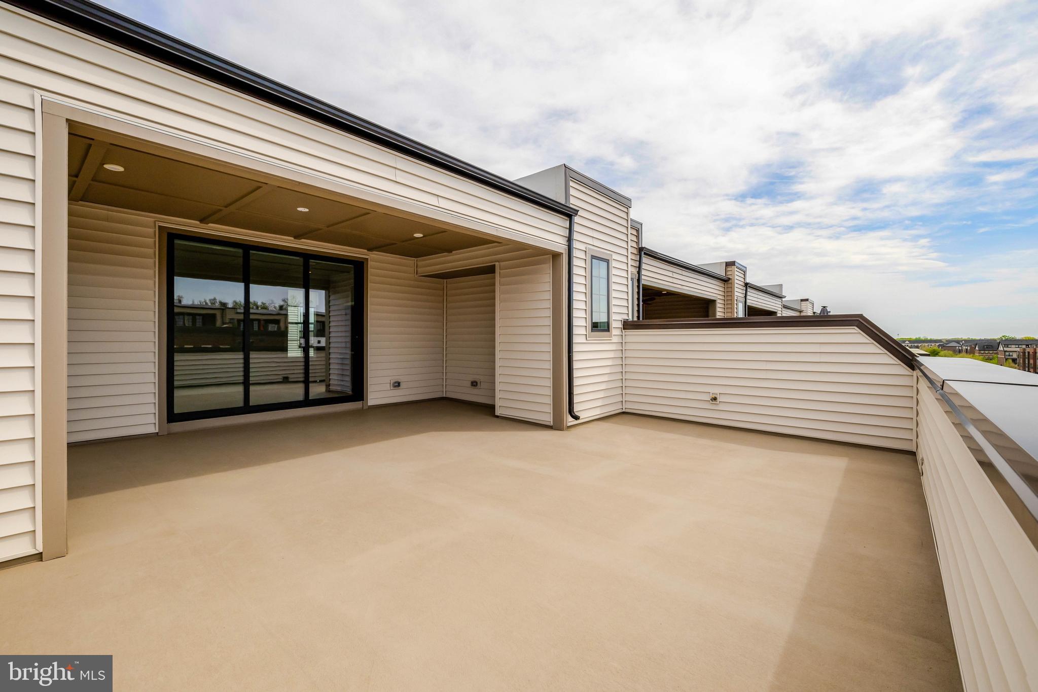 METRO WALK AT MOOREFIELD STATION - Residential