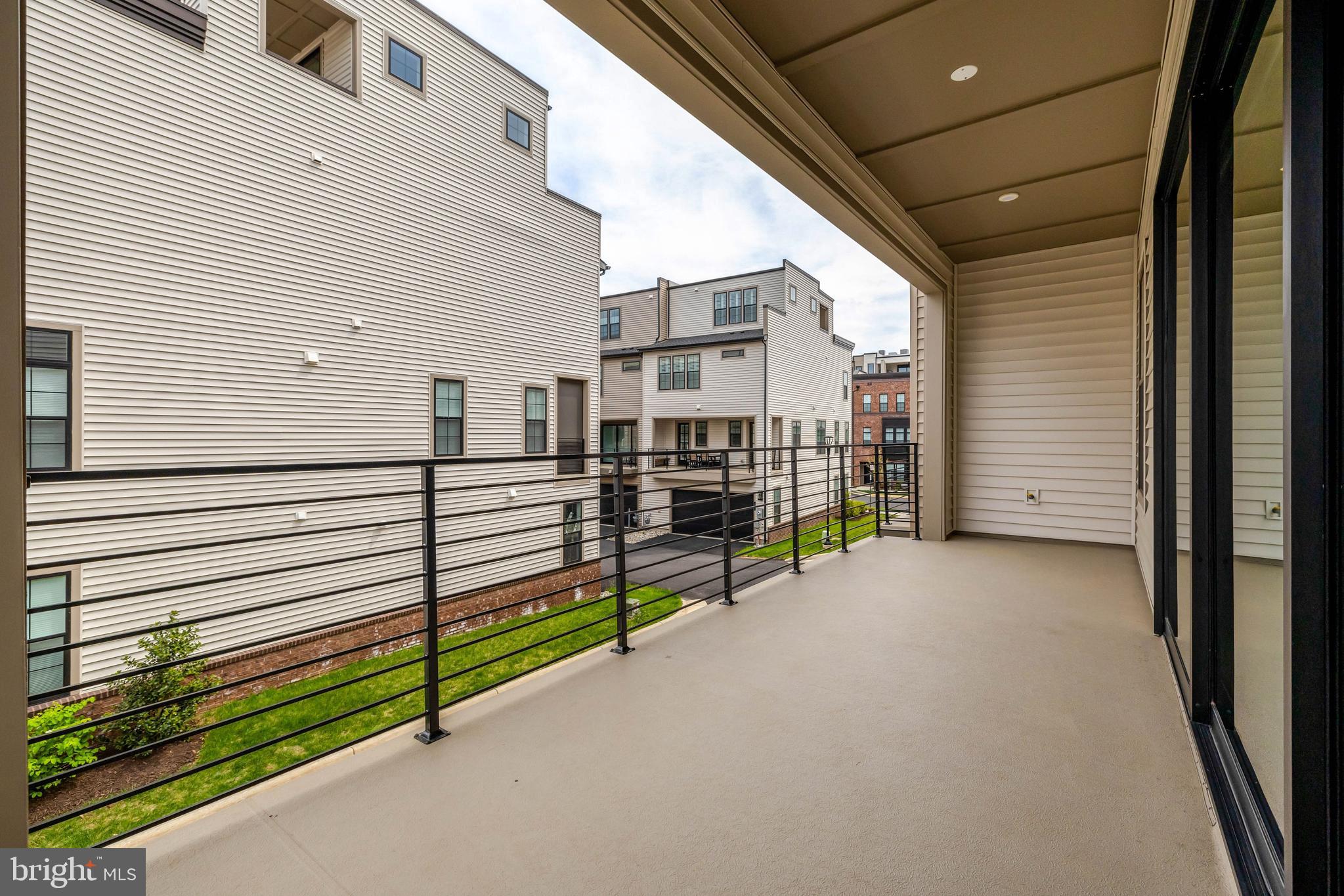 METRO WALK AT MOOREFIELD STATION - Residential