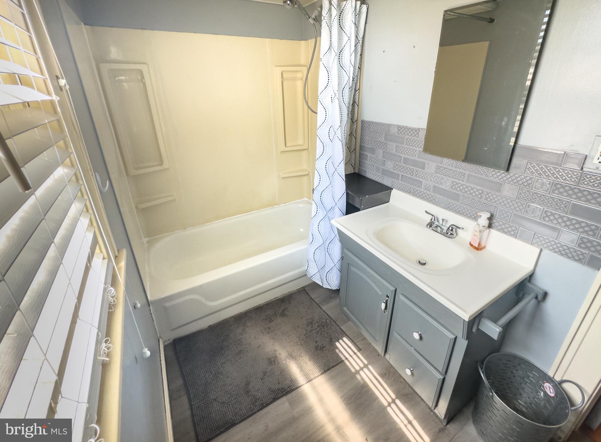 JOHNSON HEIGHTS - Residential