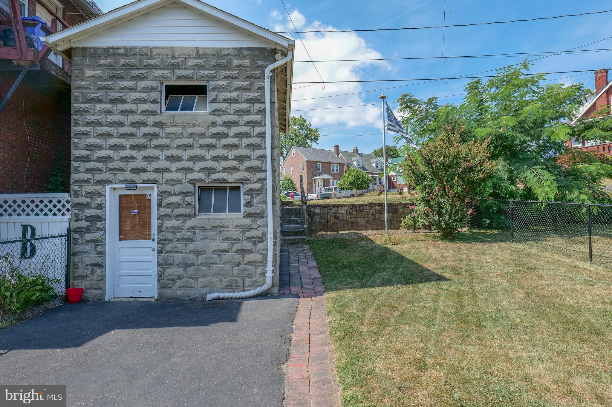 JOHNSON HEIGHTS - Residential