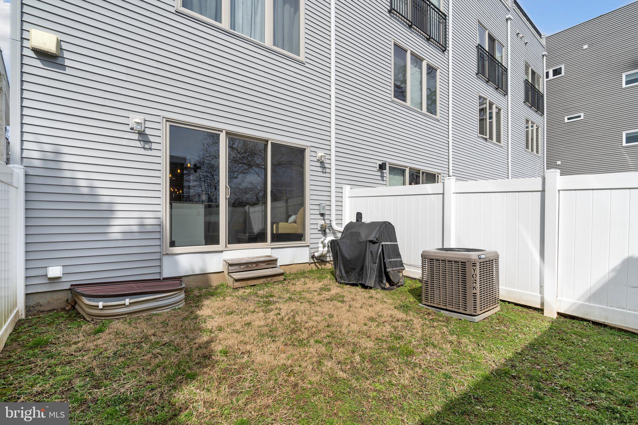 ROXBOROUGH - Residential
