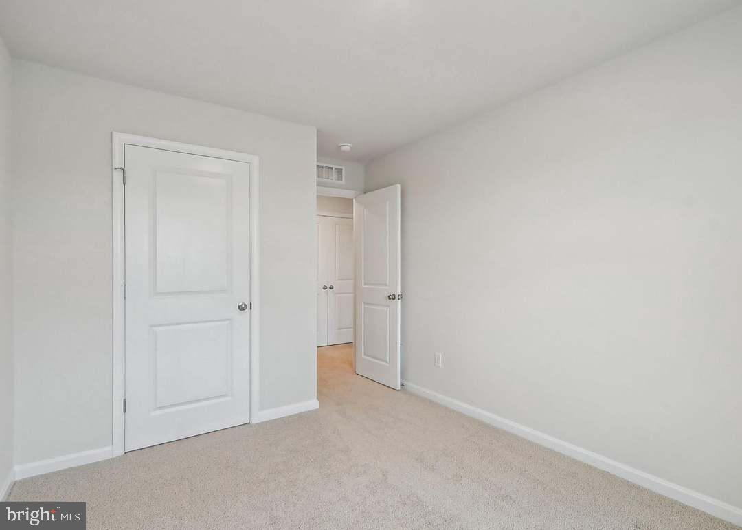 VALLEY VIEW - Residential Lease