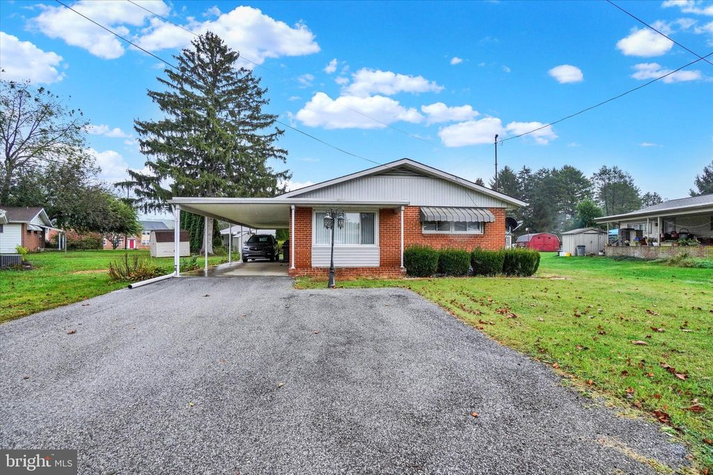 Photo of 220 Piedmont Drive, YORK, PA 17404 (MLS # PAYK2091374)