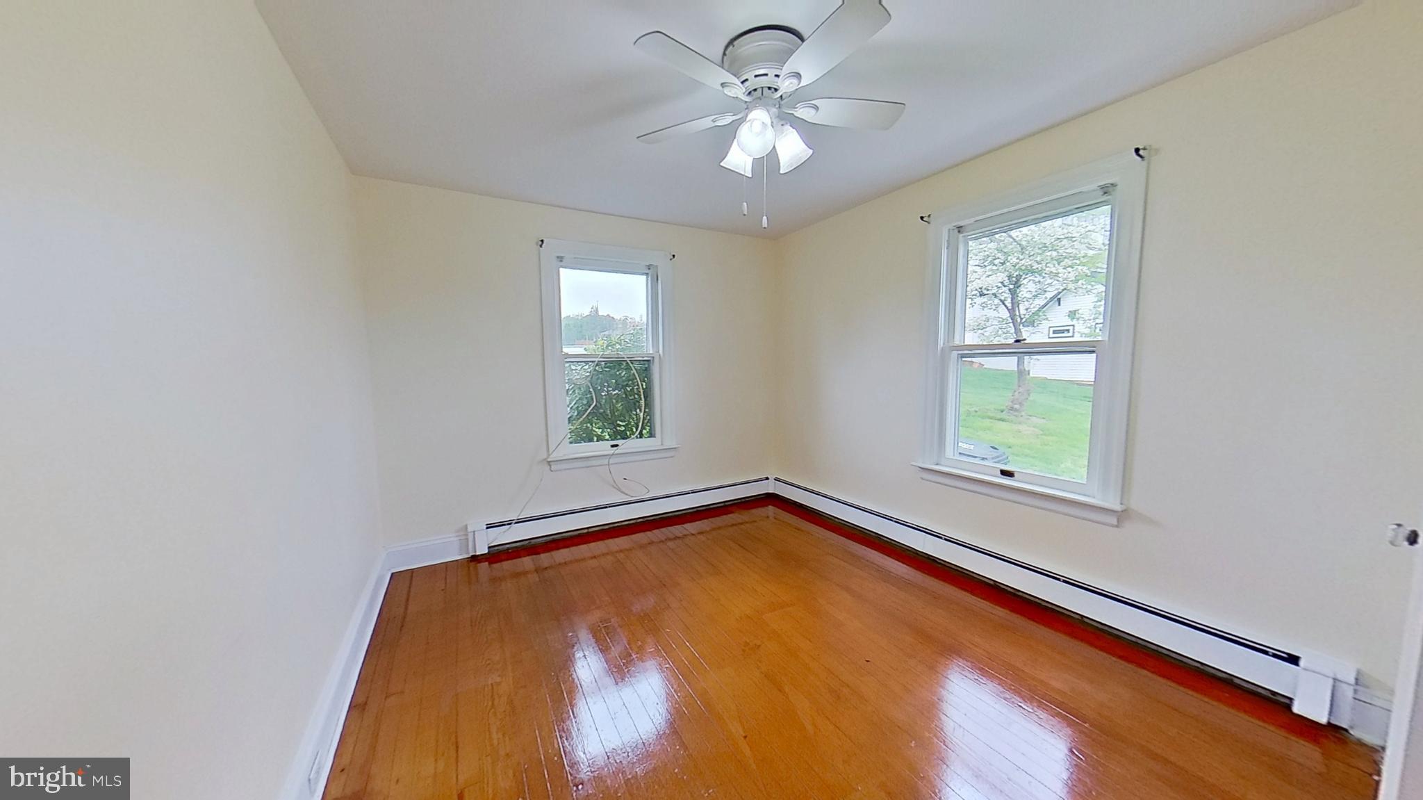 204 W RAILROAD AVENUE