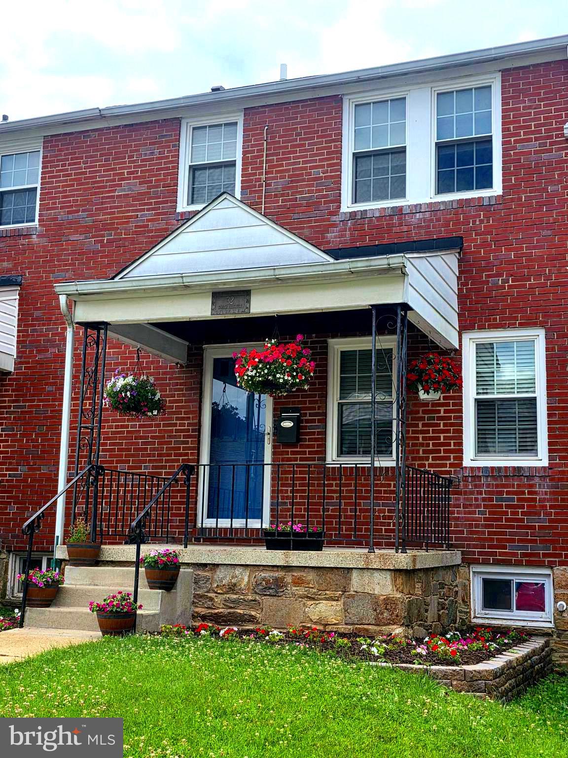 32 PROSPECT AVENUE S