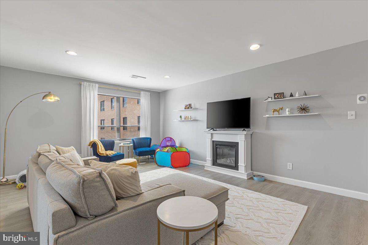 THE ELMONT - Residential