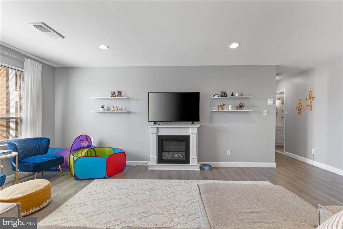 THE ELMONT - Residential