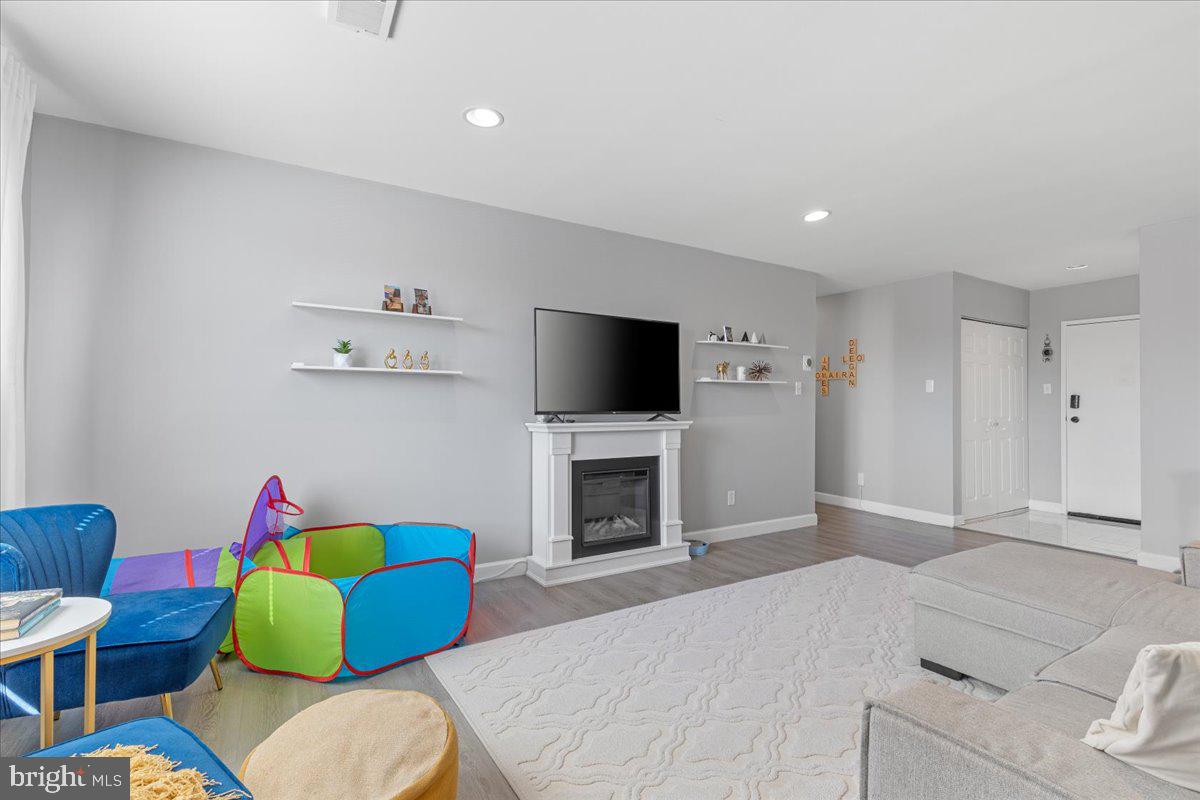 THE ELMONT - Residential