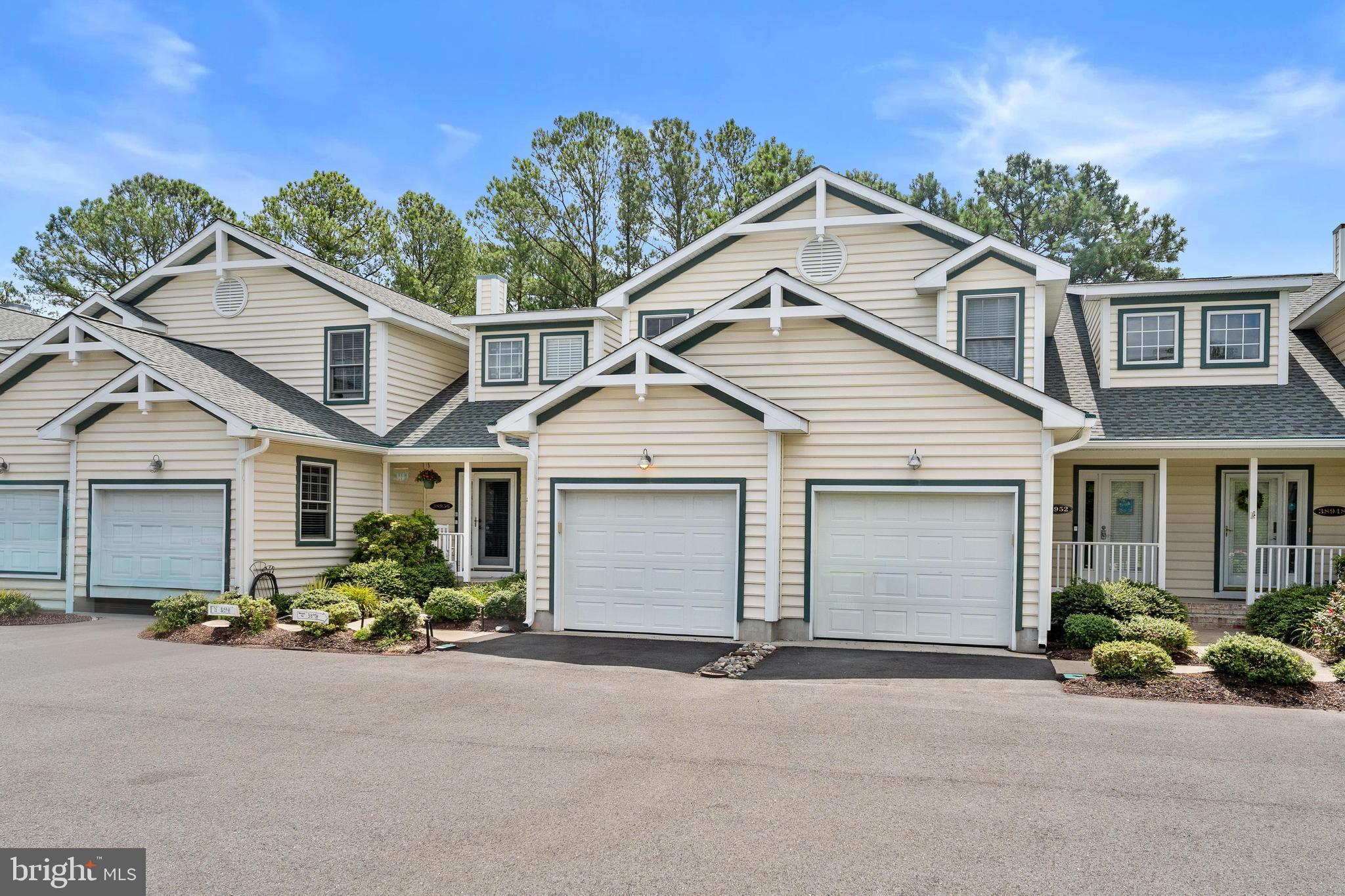 38954 POND VIEW COURT