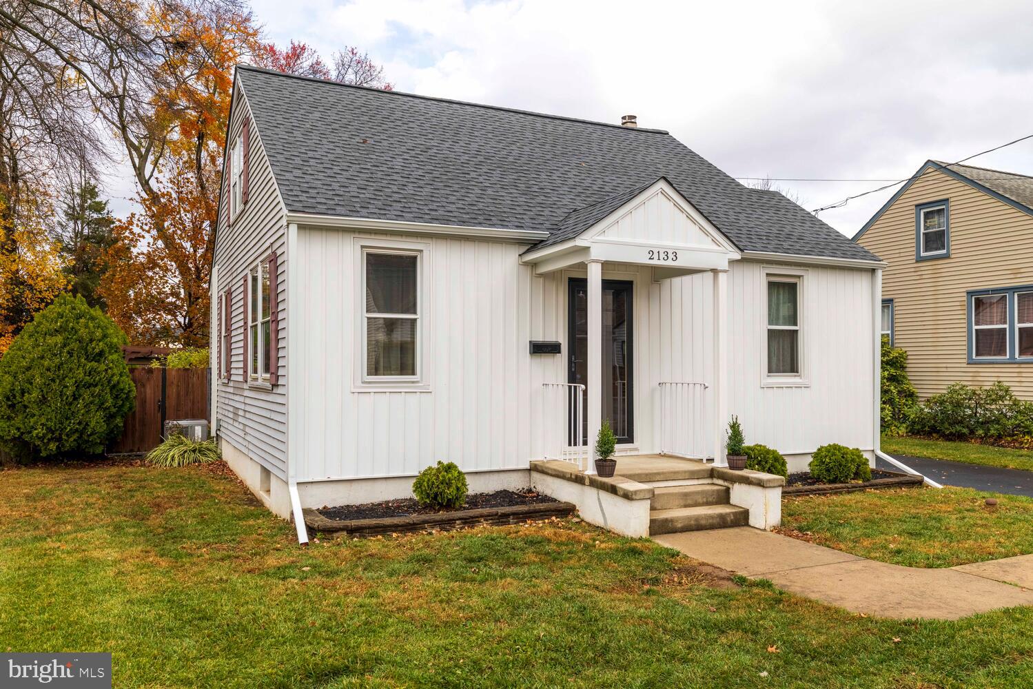 2133 MAPLE AVENUE