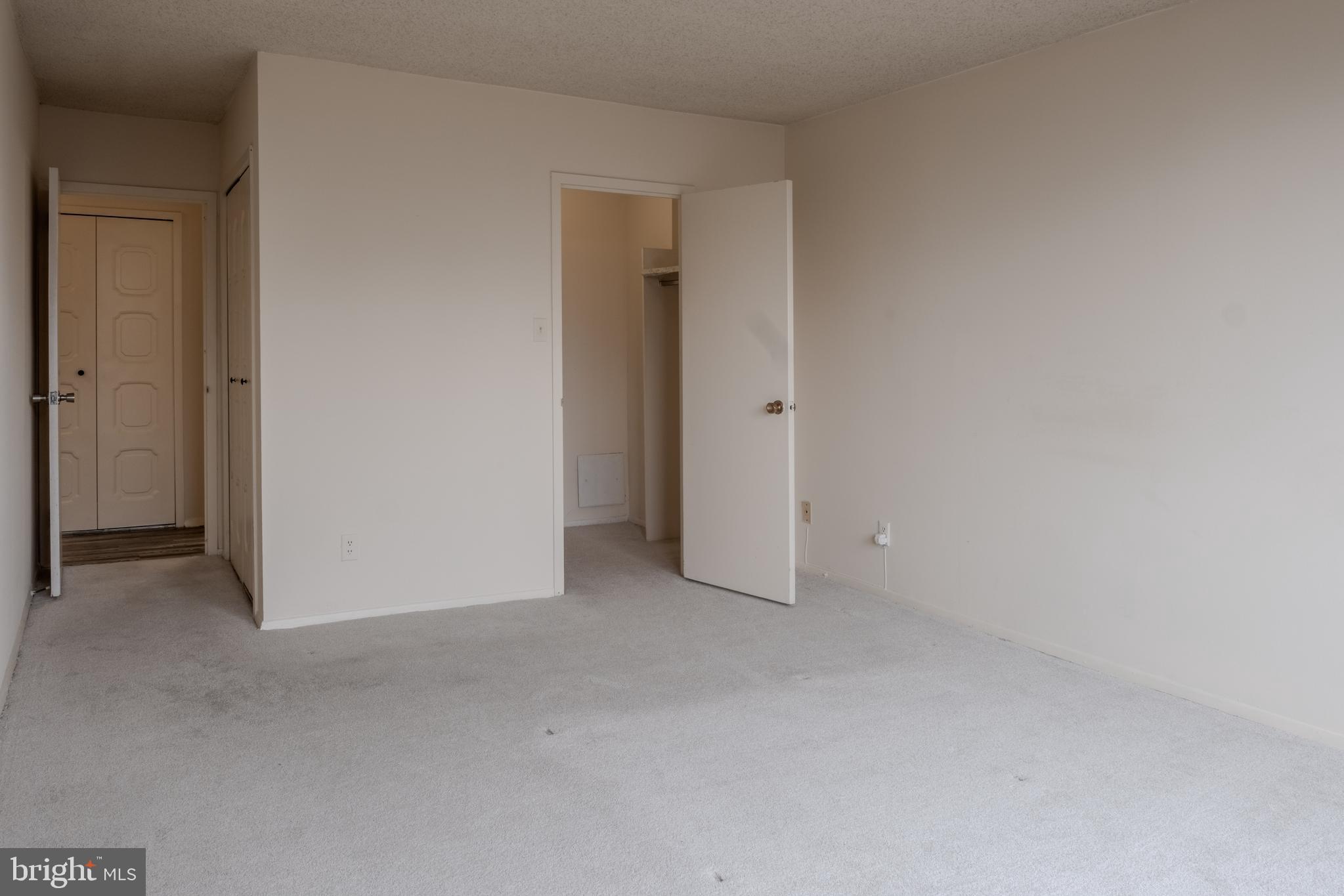 PROMENADE TOWERS - Residential