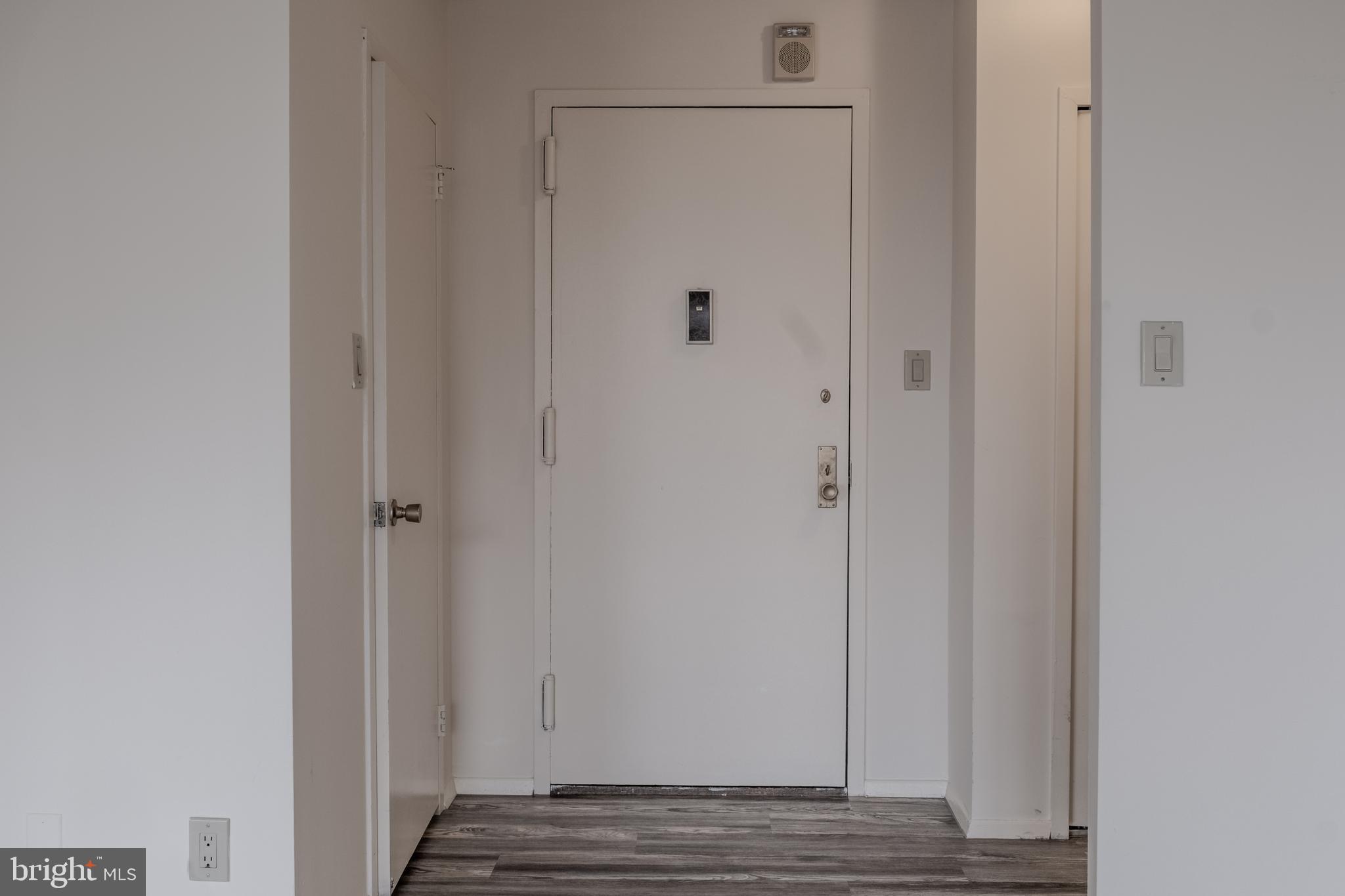 PROMENADE TOWERS - Residential