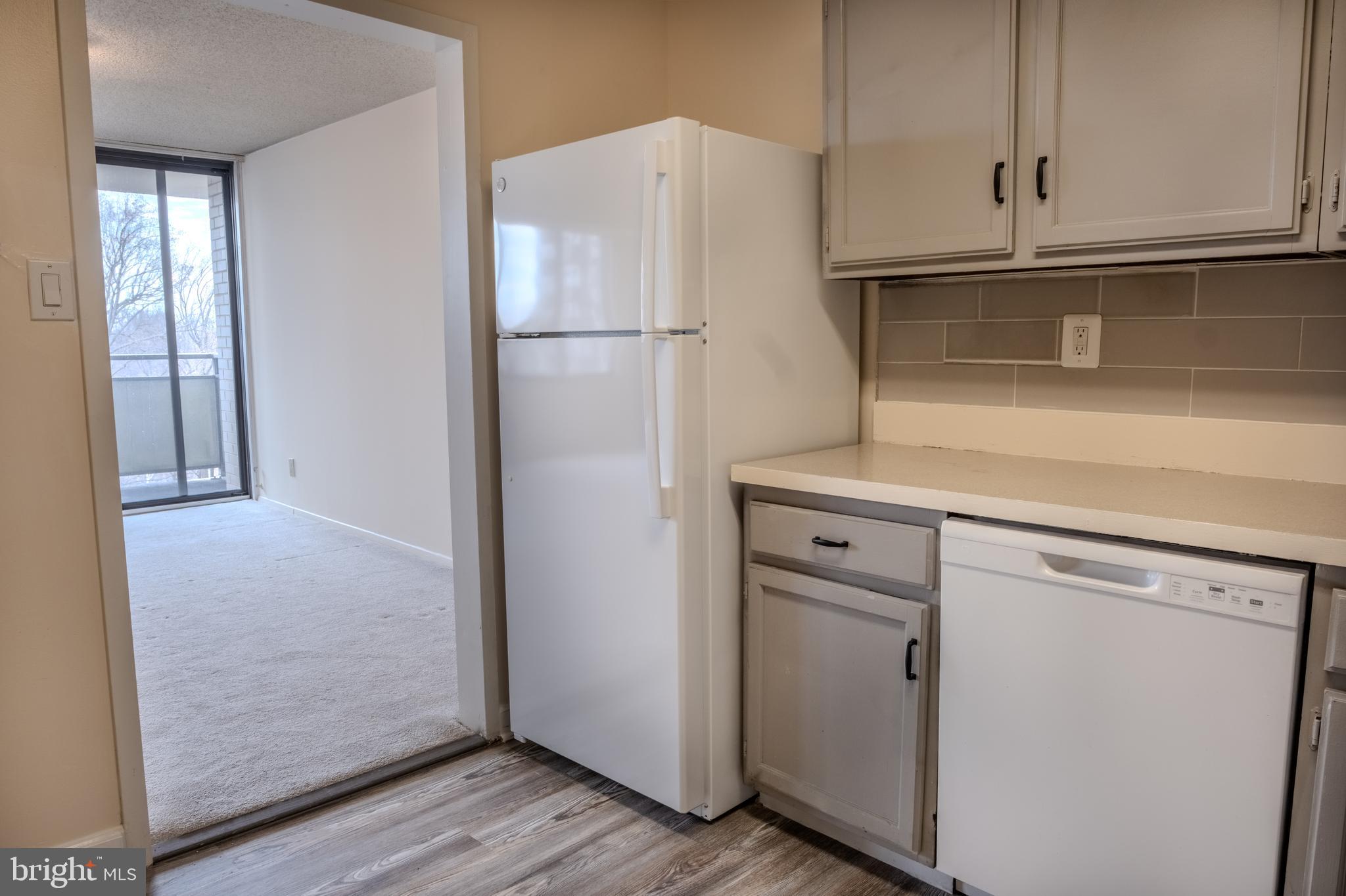 PROMENADE TOWERS - Residential