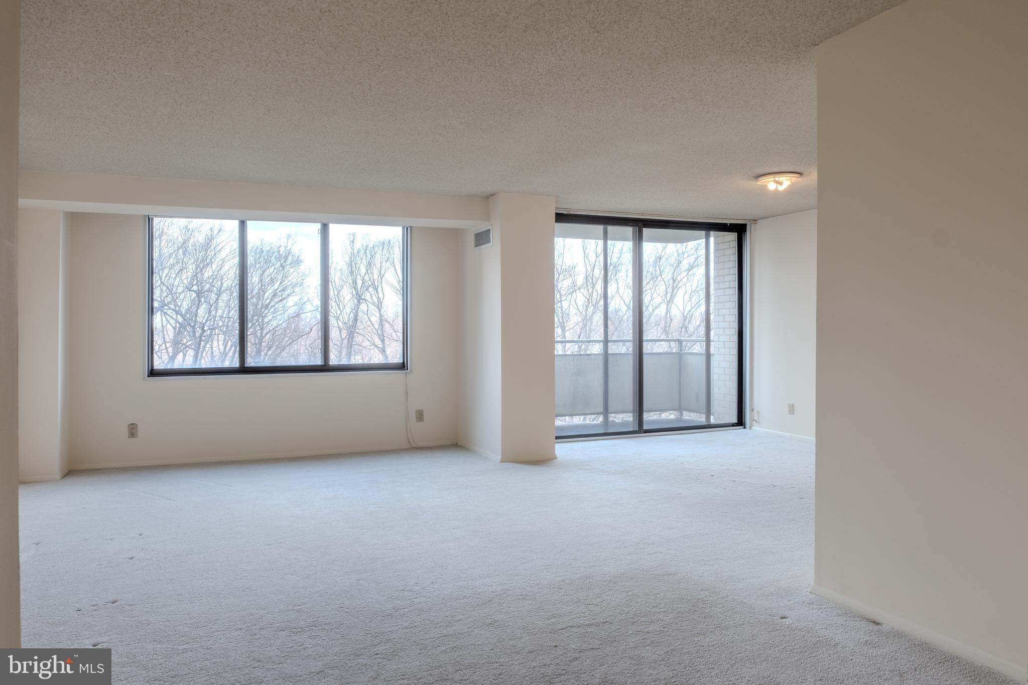 PROMENADE TOWERS - Residential