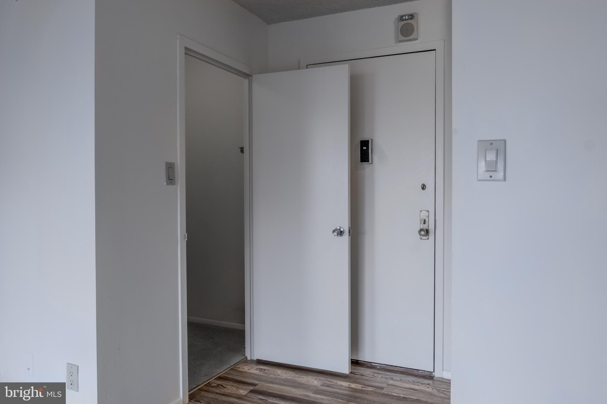 PROMENADE TOWERS - Residential