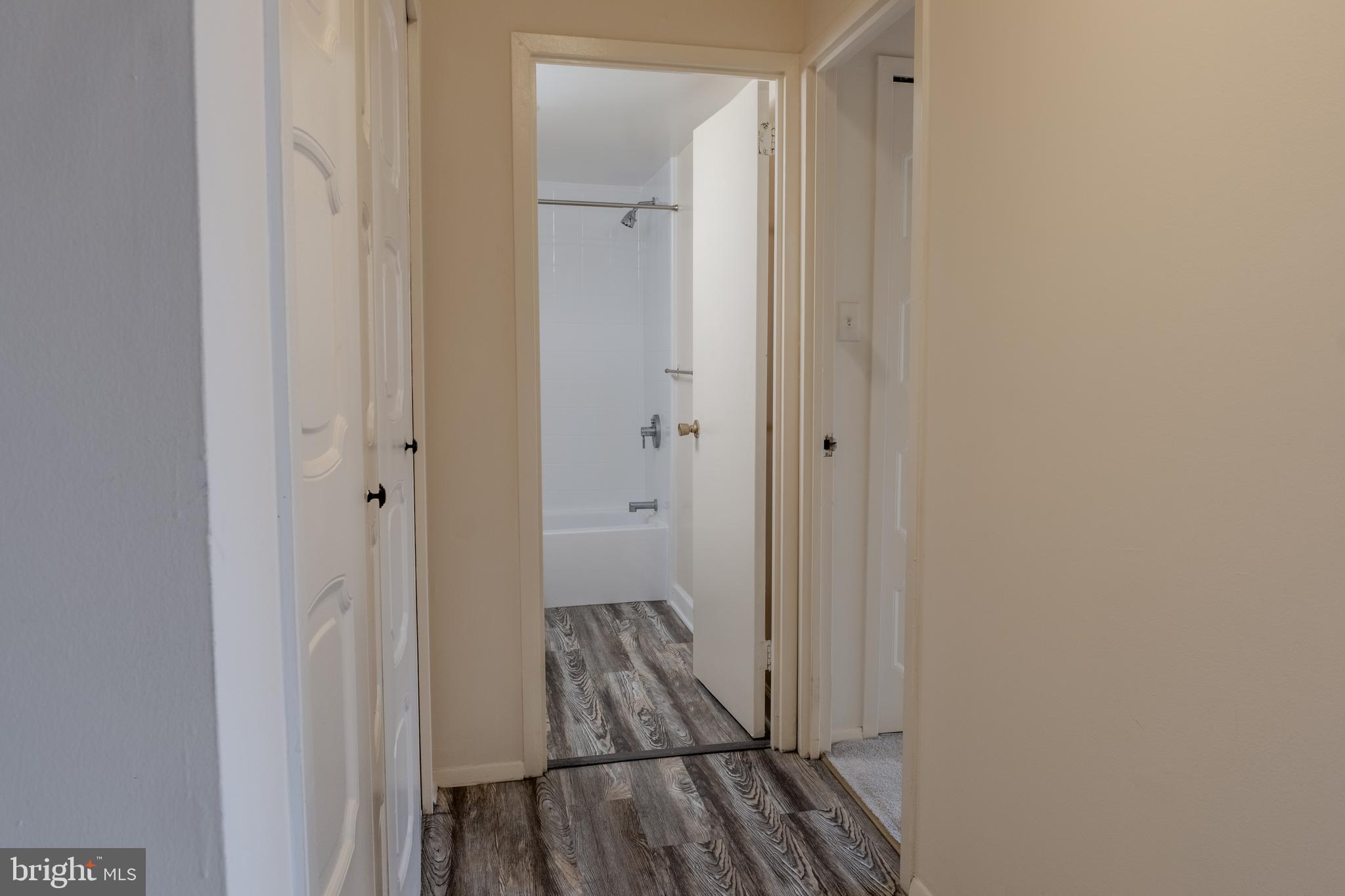 PROMENADE TOWERS - Residential