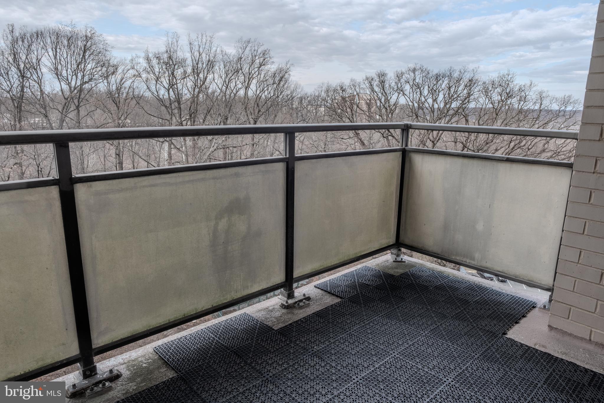 PROMENADE TOWERS - Residential