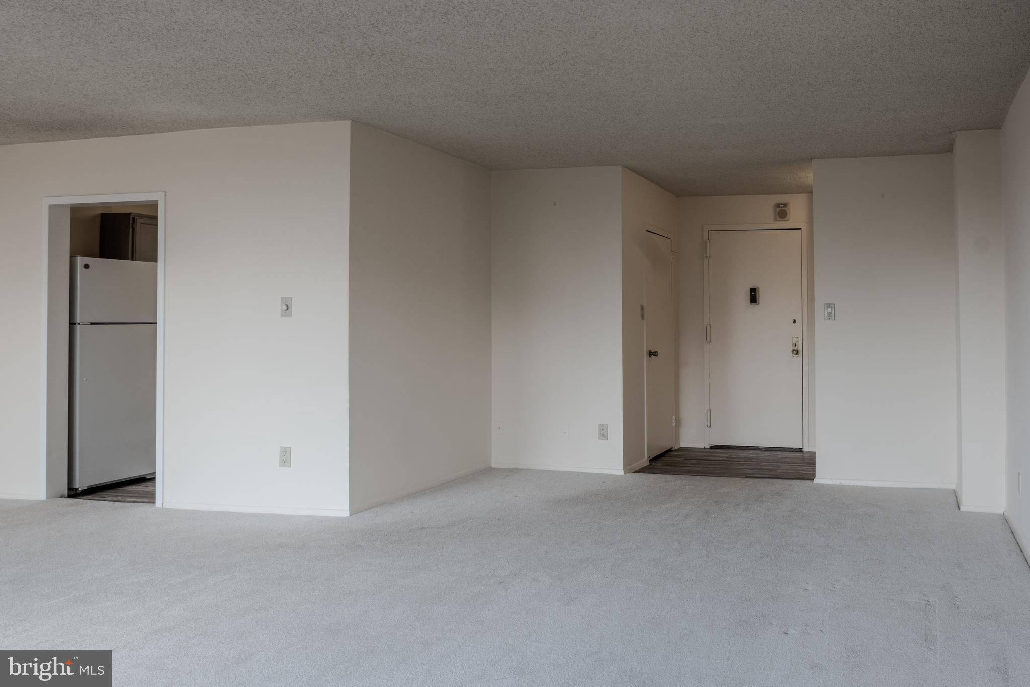 PROMENADE TOWERS - Residential