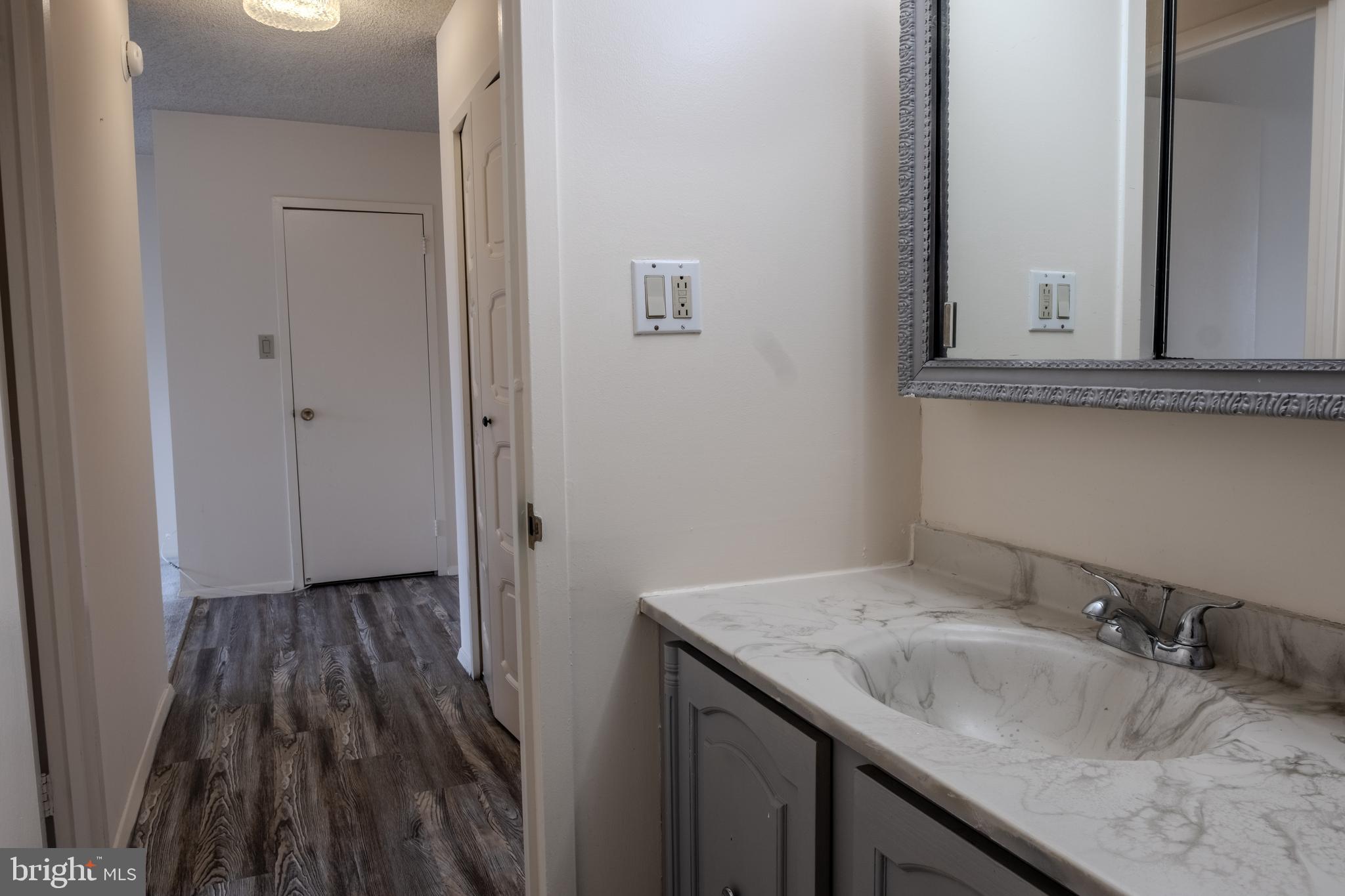 PROMENADE TOWERS - Residential