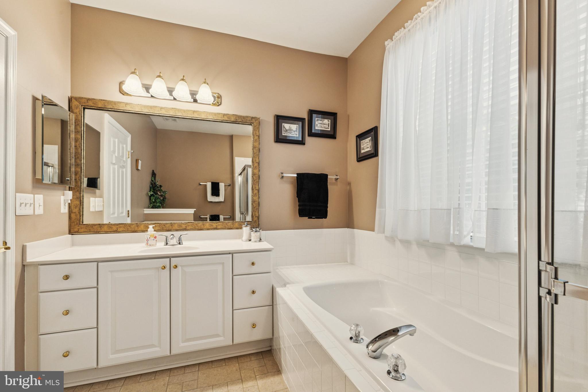 HERITAGE HUNT - Residential