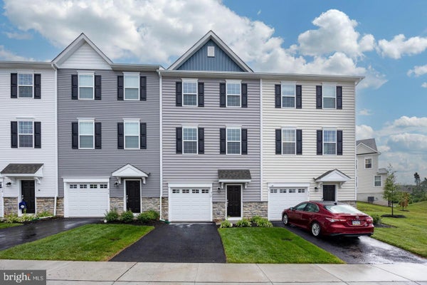 412 RIDGEWOOD DR, ROYERSFORD, PA 19468 - Image dafd81b49cb0a8a6f3ae302d4e47cc4c/3691277119