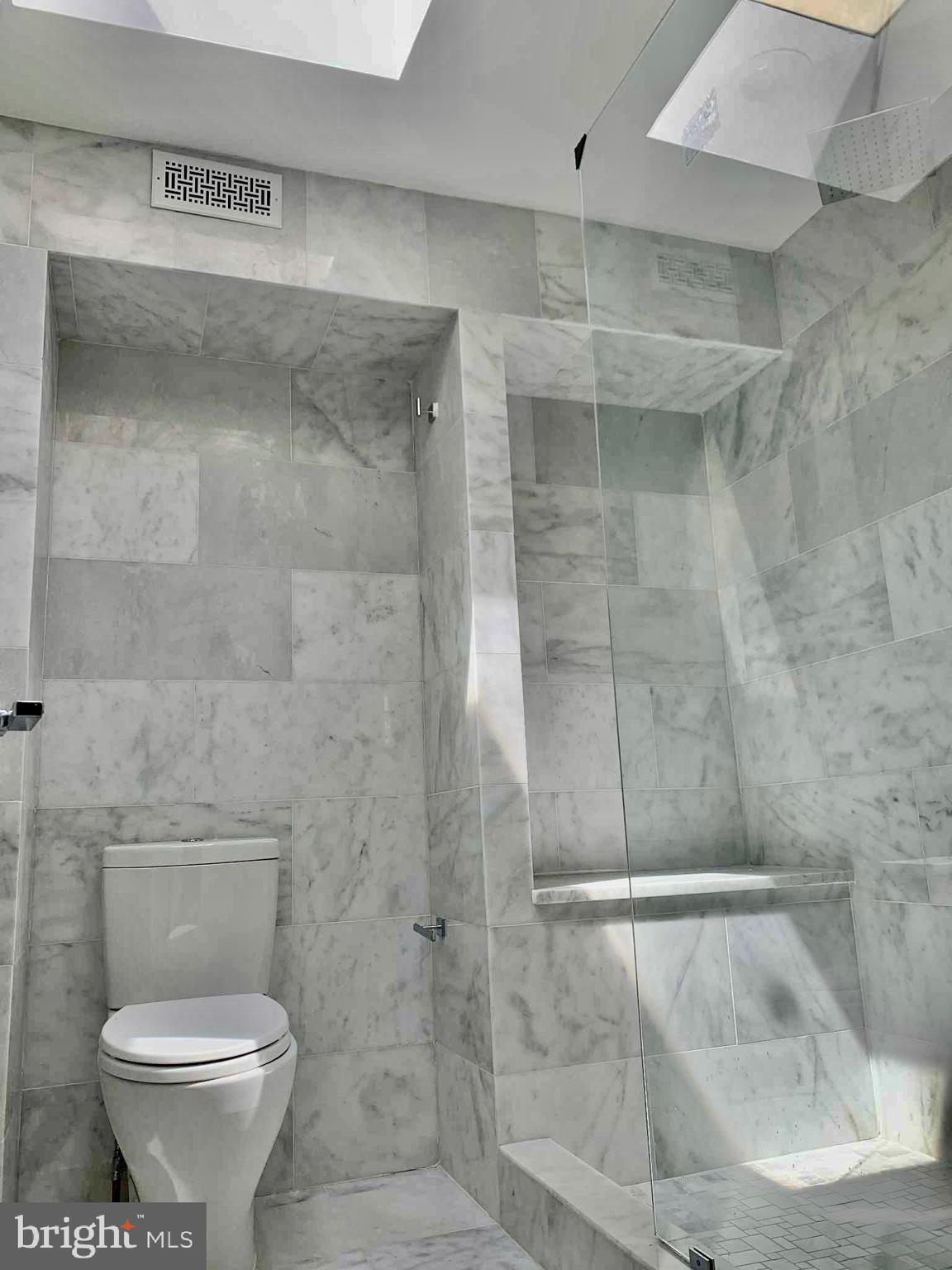 105 LOMBARD STREET B