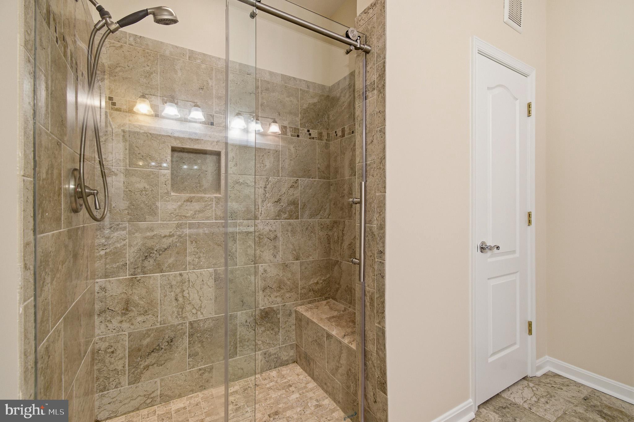 MAPLECREST - Residential