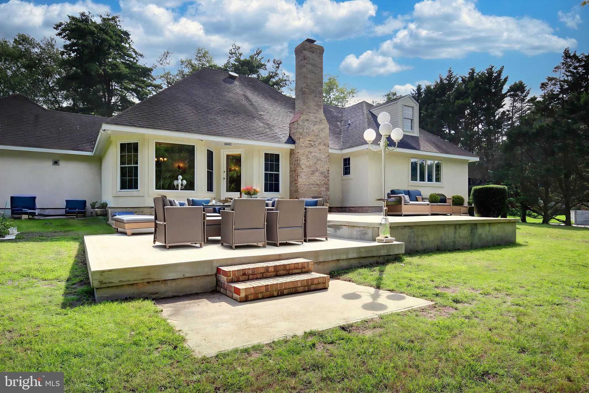 MORRIS ACRES - Residential