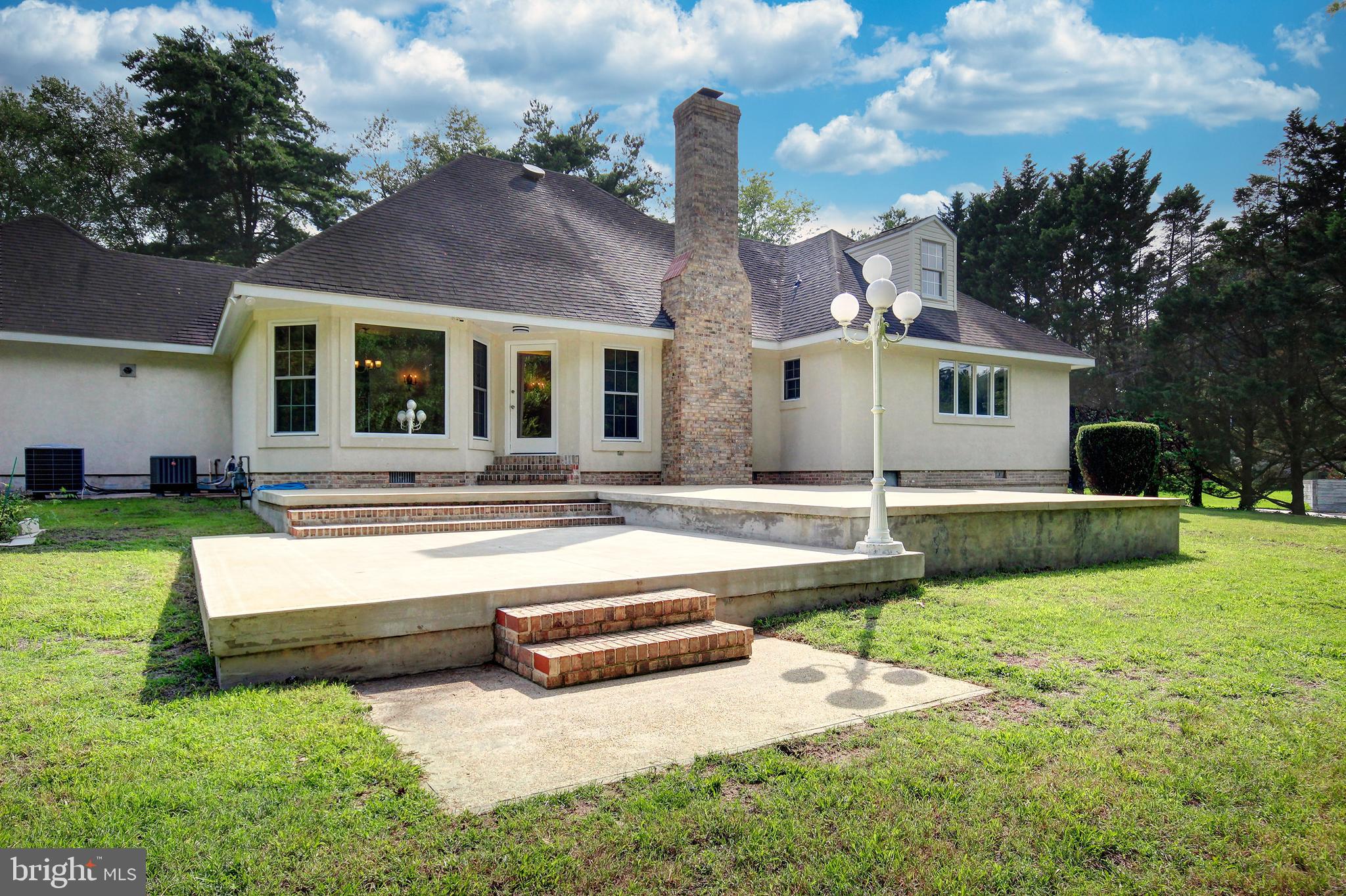 MORRIS ACRES - Residential