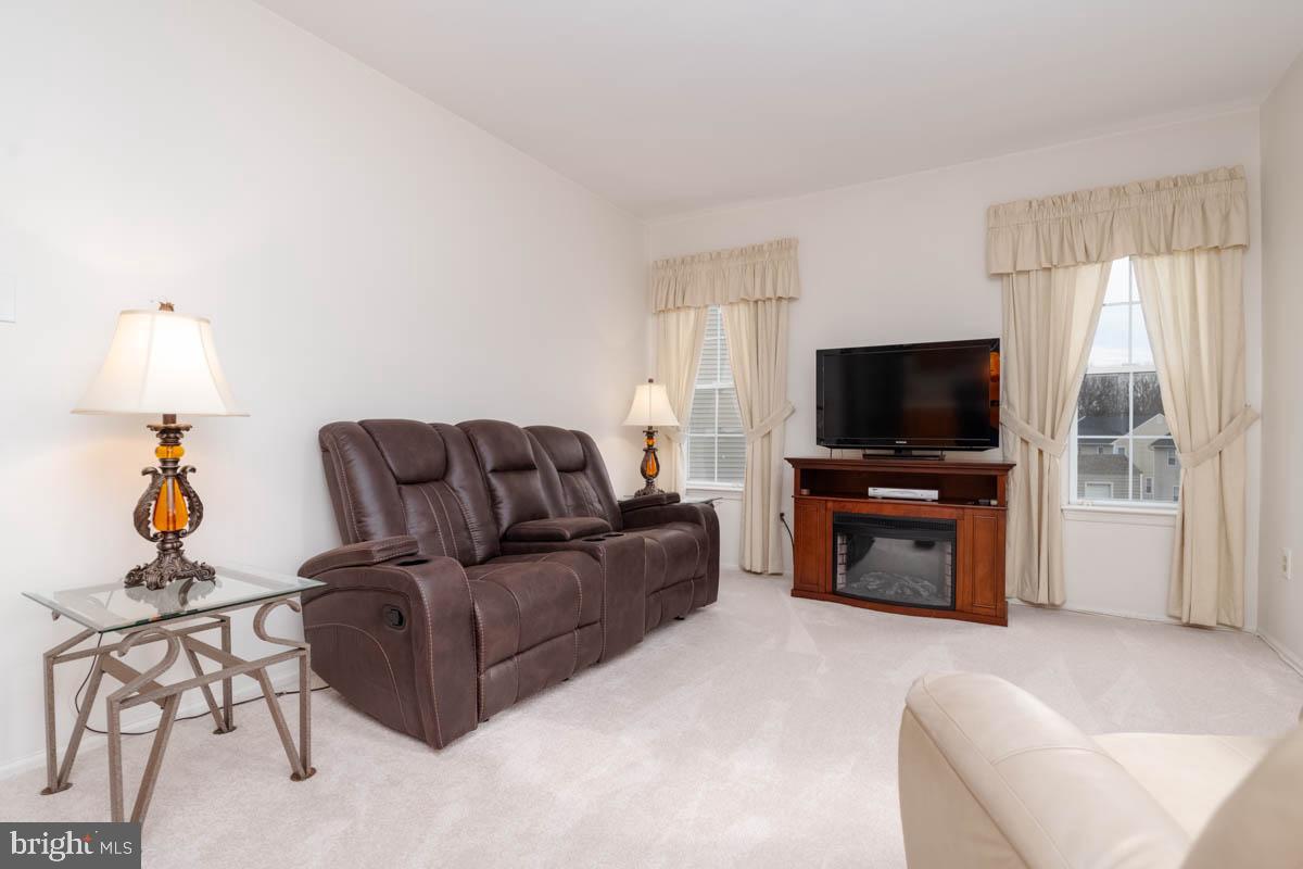 WILLOW HILL - Residential