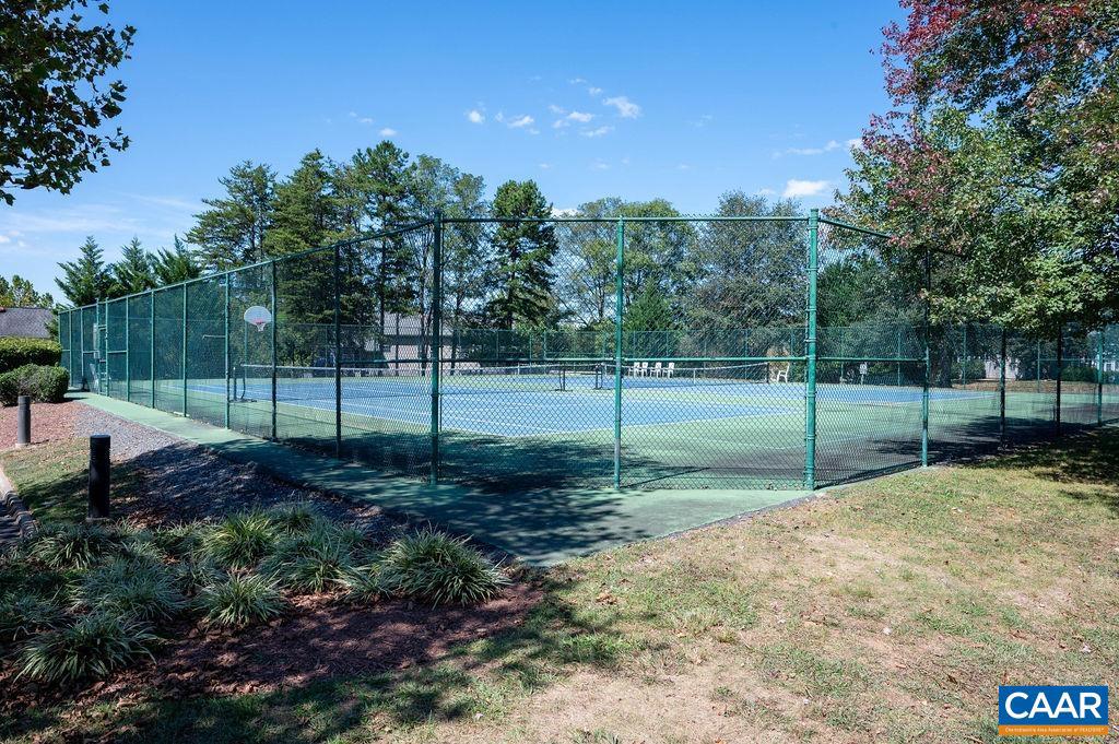 LAKE REYNOVIA - Residential