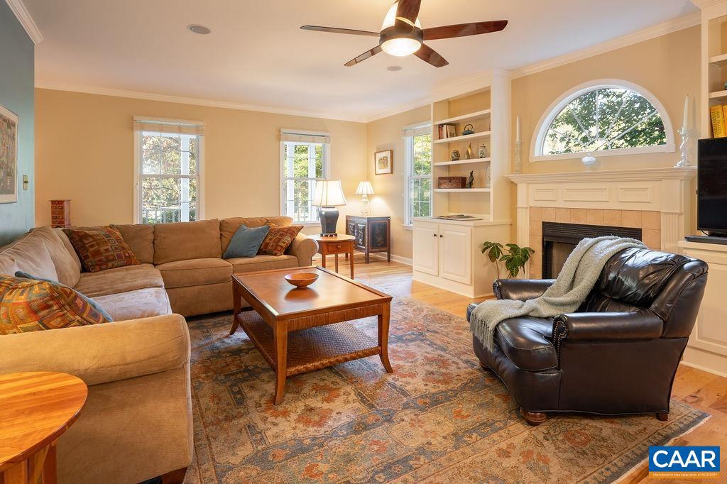 LAKE REYNOVIA - Residential