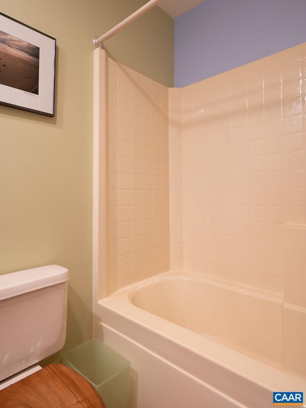 LAKE REYNOVIA - Residential